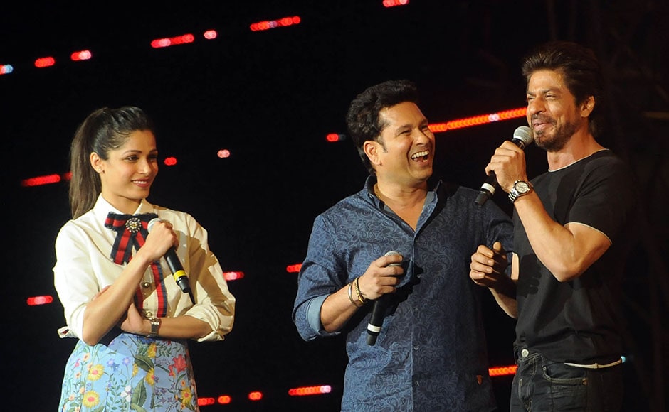 Frieda Pinto looks on as Sachin Tendulkar and Shah Rukh Khan share a moment during the festival evening. Sachin Gokhale/Firstpost Frieda Pinto looks on as Sachin Tendulkar and Shah Rukh Khan share a moment during the festival evening. Sachin Gokhale/Firstpost