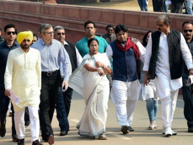 Demonetisation: Rajnath Singh speaks to Uddhav Thackeray after Shiv Sena joins opposition march