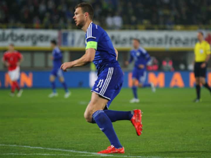 Watch: Edin Dzeko loses temper in bizarre fashion, pulls opponent's shorts down Watch: Edin Dzeko loses temper in bizarre fashion, pulls opponent's shorts down