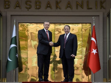 Turkey President Erdogan with Pakistan Prime Minister Nawaz Sharif. Reuters