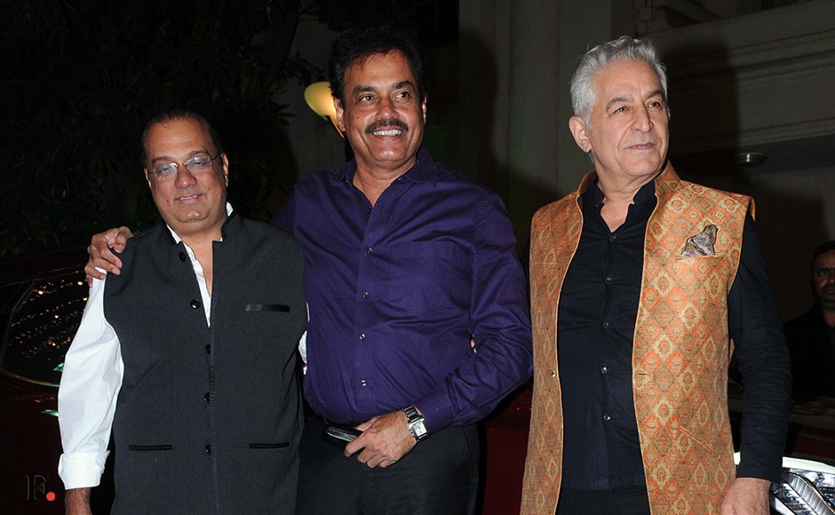 Ex. MLA Krishna Hegde, Dilip Vengsarkar and Dilip Tahil strike a pose for the camera. Sachin Gokhale/Firstpost Ex. MLA Krishna Hegde, Dilip Vengsarkar and Dilip Tahil strike a pose for the camera. Sachin Gokhale/Firstpost