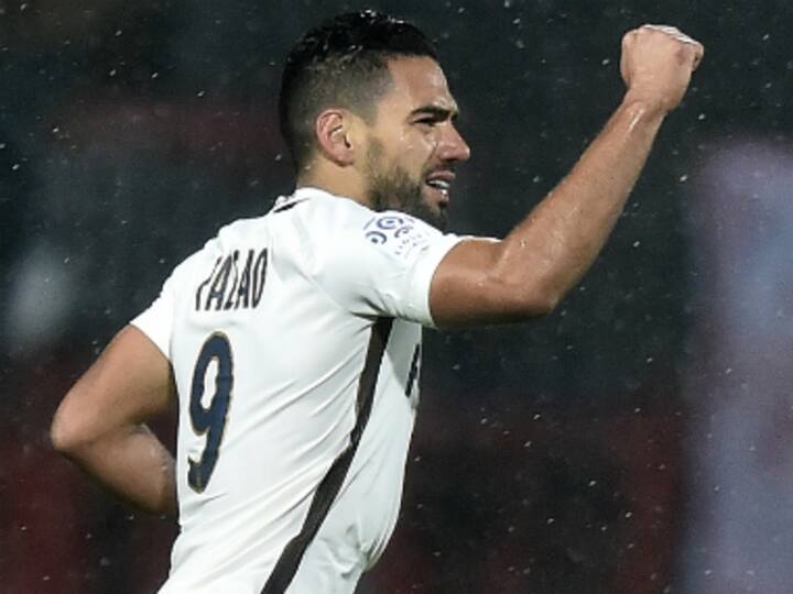 Ligue 1 roundup: Radamel Falcao lifts Monaco to top of table; Lyon defeat Lille