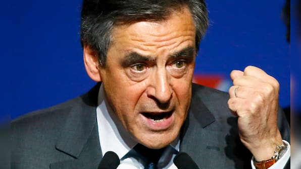Ex-PM Francois Fillon tipped to win French right wing primary against Alain Juppe