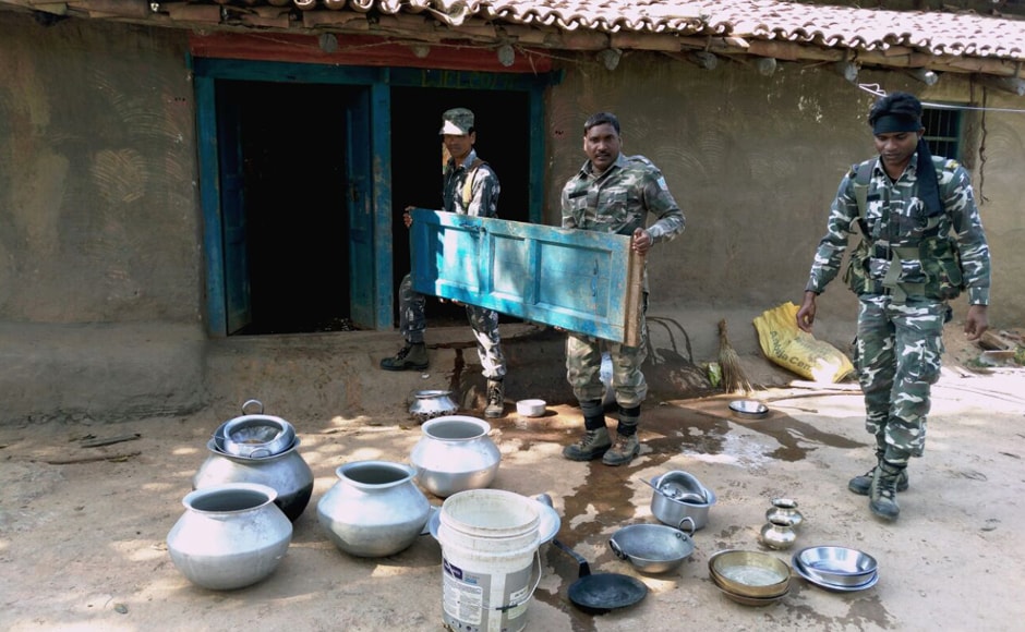 The IG added that some more explosives and cordex wires, used to trigger IEDs, had also been recovered from the spot, over 130 km from here. Photo: Chetna, Pradesh 18 Ranchi The IG added that some more explosives and cordex wires, used to trigger IEDs, had also been recovered from the spot, over 130 km from here. Photo: Chetna, Pradesh 18 Ranchi