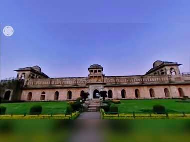 Relive the glory of Mandu's historic ruins with a 360-degree walkthrough