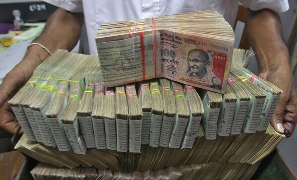 Rs 500, Rs 1,000 ban: Reaction to Modi's demonetisation move shows how it has upset upcoming elections Rs 500, Rs 1,000 ban: Reaction to Modi's demonetisation move shows how it has upset upcoming elections