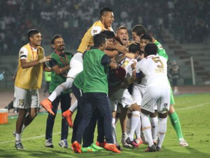 ISL 2016: NorthEast United see off Delhi Dynamos to keep their semifinal hopes alive