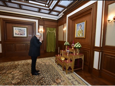 PM Modi makes a brief visit to Thailand to pay respects to late King Bhumibol Adulyadej