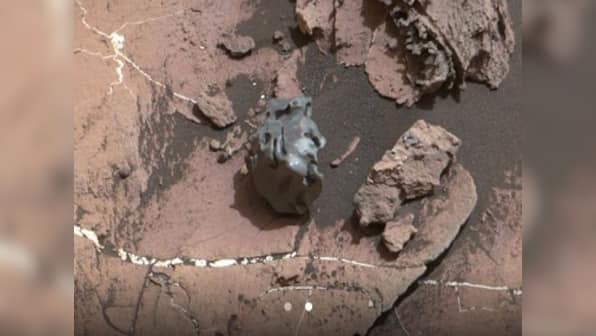 Nasa's Curiosity rover discovers rare 'Egg Rock' on Mars