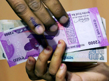 Demonetisation: ED arrests 7 middlemen; seizes Rs 93 lakh new notes in Karnataka Demonetisation: ED arrests 7 middlemen; seizes Rs 93 lakh new notes in Karnataka