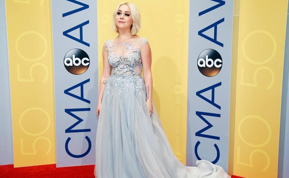 Singer Rae Lynn poses for the shutterbugs. (Photos: Reuters) Singer Rae Lynn poses for the shutterbugs. (Photos: Reuters)