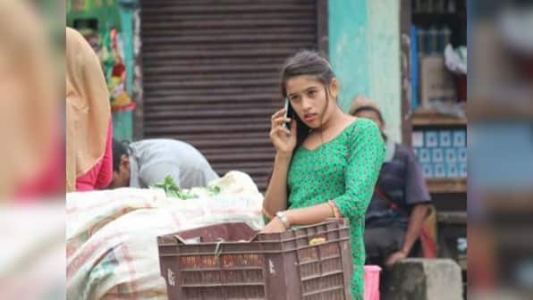 After Paksitani chaiwallah, this beautiful Nepali tarkariwali takes the Internet by storm