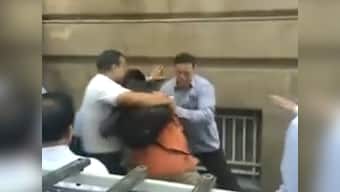 Tata security staff beats up photojournalists at company headquarters, Bombay House