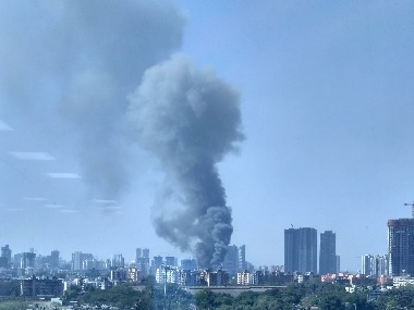 Massive fire in Mumbai's Jogeshwari; cylinder blast suspected to be the cause Massive fire in Mumbai's Jogeshwari; cylinder blast suspected to be the cause