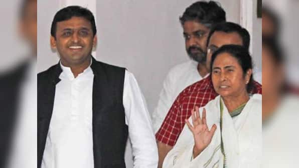 Akhilesh Yadav outsmarts Mamata Banerjee, stays away from Lucknow demonetisation rally