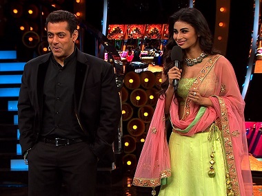 Bigg Boss 10 Weekend Ka Vaar, 19th November 2016: Karan Mehra is eliminated; Rohan breaks down Bigg Boss 10 Weekend Ka Vaar, 19th November 2016: Karan Mehra is eliminated; Rohan breaks down