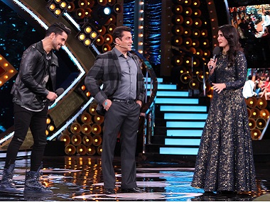 Bigg Boss 10, Episode 41, 26th November 2016: Ex-contestants call Gaurav boring; applaud VJ Bani Bigg Boss 10, Episode 41, 26th November 2016: Ex-contestants call Gaurav boring; applaud VJ Bani