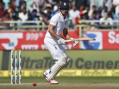 India vs England, 2nd Test: Alastair Cooks resistance to no avail, as visitors hurt by late blows