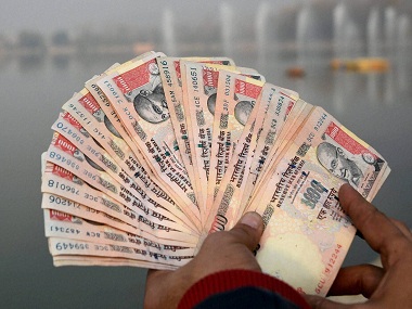 Demonetisation: Two detained after banned notes worth Rs 2.5 crore found in vehicle Demonetisation: Two detained after banned notes worth Rs 2.5 crore found in vehicle