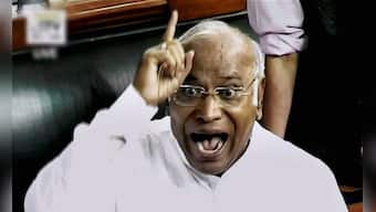 Demonetisation debate stalls Parliament for 2nd day: Congress dares Modi; BJP demands apology for Azad's remark
