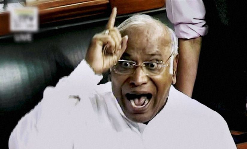 Demonetisation debate stalls Parliament for 2nd day: Congress dares Modi; BJP demands apology for Azad's remark Demonetisation debate stalls Parliament for 2nd day: Congress dares Modi; BJP demands apology for Azad's remark