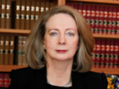 Susan Kiefel, former receptionist, becomes Australia's first female High Court chief justice Susan Kiefel, former receptionist, becomes Australia's first female High Court chief justice