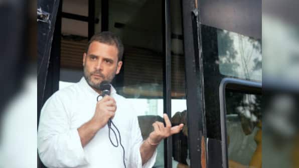 Demonetisation: Rahul Gandhi meets Sarojini Nagar vendors in Delhi