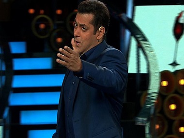 Bigg Boss 10, Weekend Ka Vaar, 5th November 2016 written update: Salman Khan 'schools' the contestants Bigg Boss 10, Weekend Ka Vaar, 5th November 2016 written update: Salman Khan 'schools' the contestants