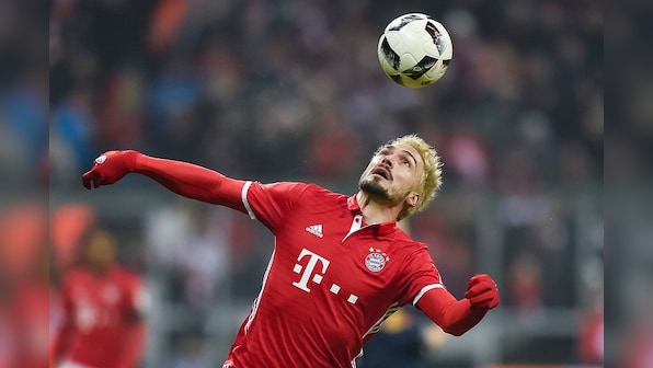 Bundesliga: Bayern Munich's Mats Hummels goes blond after losing bet