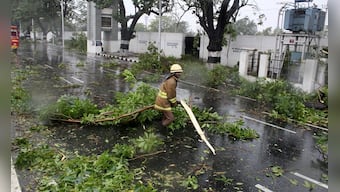 Cyclone Vardah creates havoc in Tamil Nadu, thousands displaced from their homes
