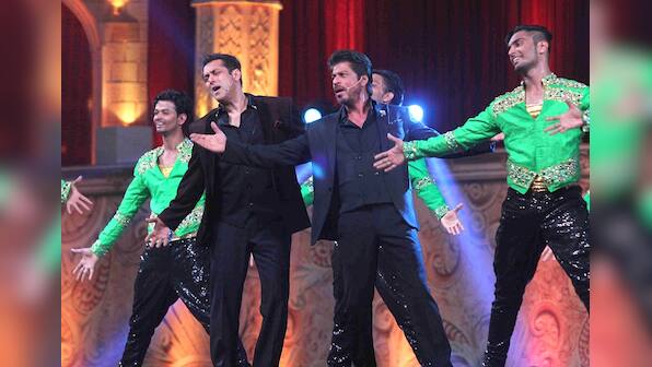 Screen Awards: Salman Khan and Shah Rukh co-host; Deepika presents 'Lifetime Achievement' to Rekha