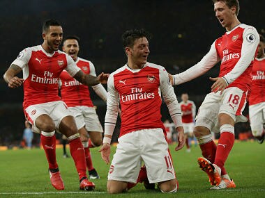 Premier League: Arsenal aim to maintain pressure on leaders Chelsea in Everton clash