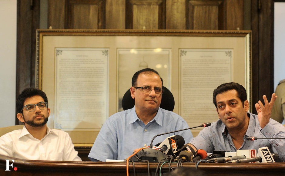 Salman Khan is reported to have donated five mobile toilets to the BMC as he met Ajoy Mehta along with Aditya Thackeray. Firstpost/Sachin Gokhale Salman Khan is reported to have donated five mobile toilets to the BMC as he met Ajoy Mehta along with Aditya Thackeray. Firstpost/Sachin Gokhale