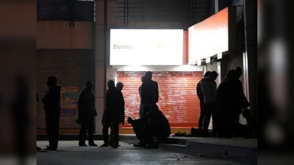 Demonetisation cash crunch: Close banks for 15 days, demands bank union