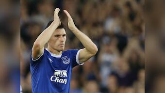 Premier League: Gareth Barry set to break Ryan Giggs' appearances record after Everton contract extension