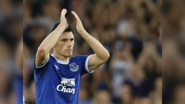Premier League: Gareth Barry set to break Ryan Giggs' appearances record after Everton contract extension
