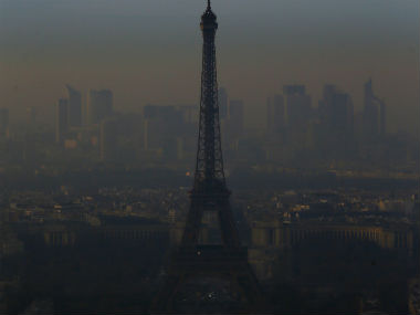 Paris faces worst pollution in a decade, traffic restrictions introduced Paris faces worst pollution in a decade, traffic restrictions introduced