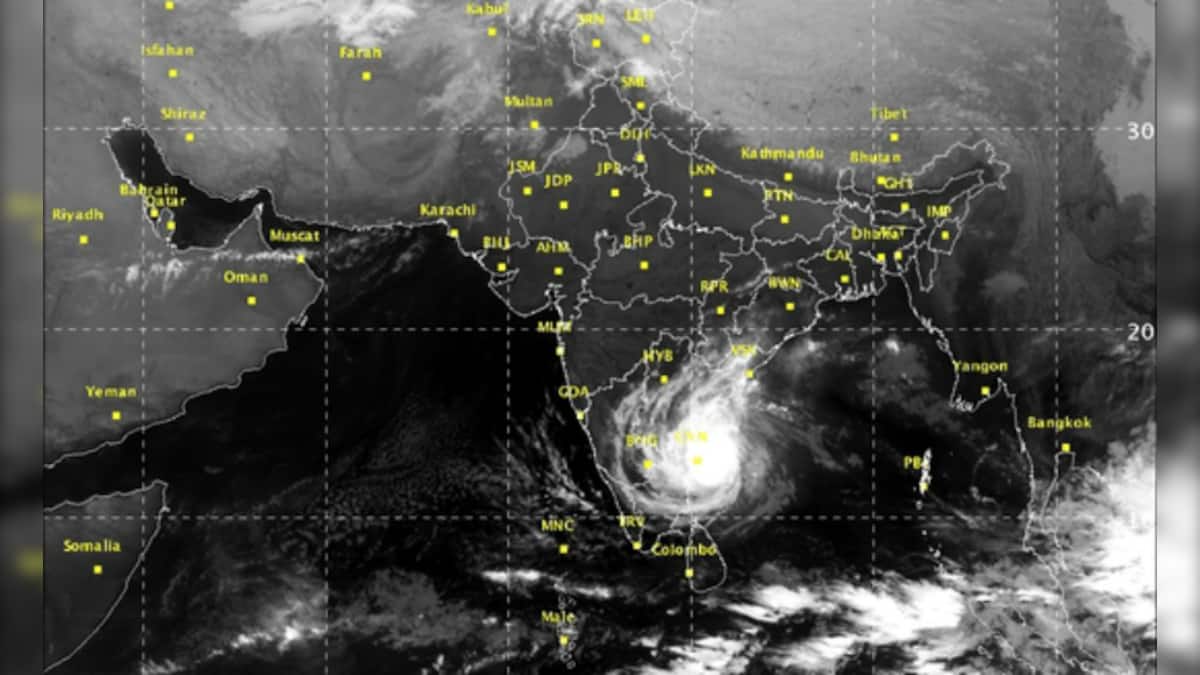 Cyclone Vardah: Storm moves further, expected to make landfall near ...