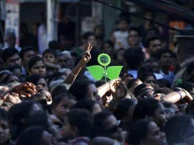 AIADMK two leaves symbol row: TTV Dinakaran moves SC challenging Delhi HC order in favour of Palaniswami-led faction