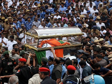 Jayalalithaa buried with full state honours; Mukherjee, Modi pay homage Jayalalithaa buried with full state honours; Mukherjee, Modi pay homage