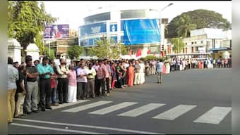 Demonetisation: Kerala's LDF govt protests against note ban, forms a '700 km long human chain'