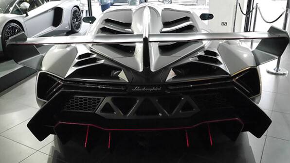 Lamborghini Veneno to make UK showroom debut