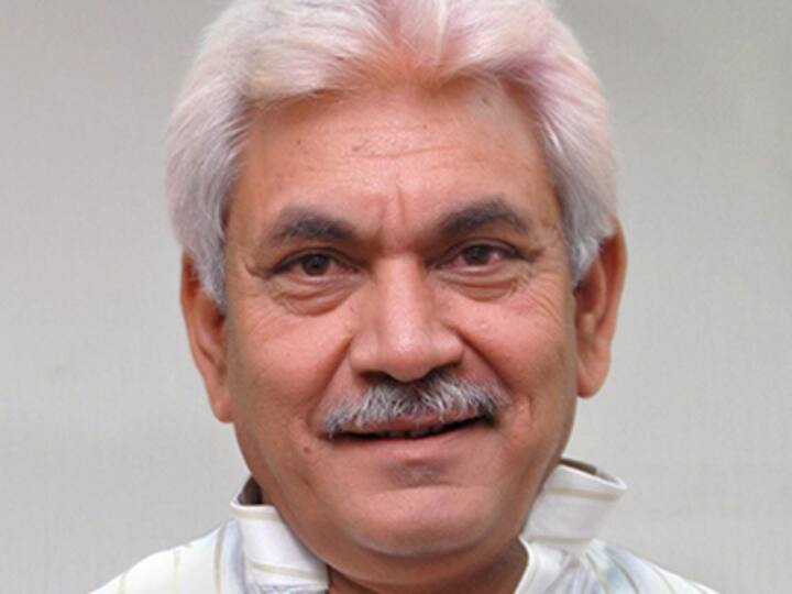 Union Minister Manoj Sinha injured in car accident in Uttar Pradesh Union Minister Manoj Sinha injured in car accident in Uttar Pradesh