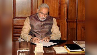 Narendra Modi delivers sucker punch, takes on Opposition at parliamentary meet