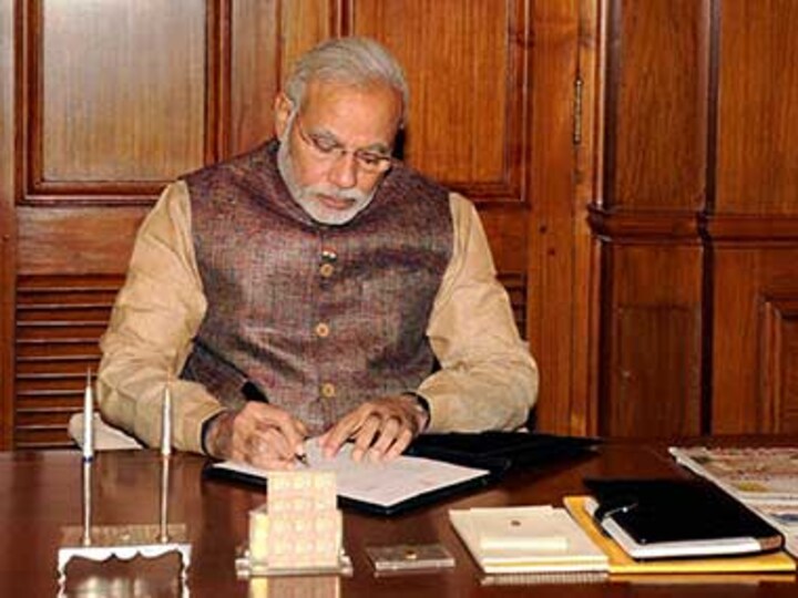 Narendra Modi delivers sucker punch, takes on Opposition at parliamentary meet