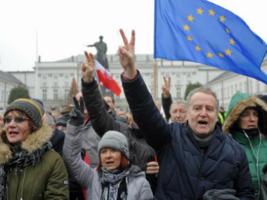 Poland: New anti-government demonstrations after Parliament blockade Poland: New anti-government demonstrations after Parliament blockade