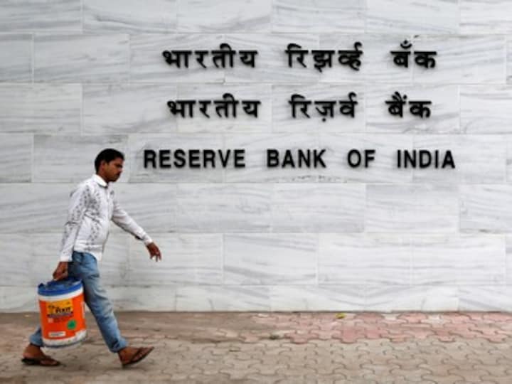 Special OMO: RBI to simultaneously buy, sell g-sec worth Rs 10,000 cr each on 27 April