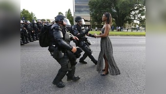 US police shooting: Protests turn violent in St Louis after former cop's acquittal