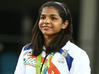 Sakshi Malik emulates Sushil Kumar; wins gold medal at Commonwealth Wrestling Championships