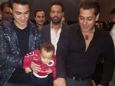 Salman Khan's 51st birthday bash was a night to remember: See pictures Salman Khan's 51st birthday bash was a night to remember: See pictures